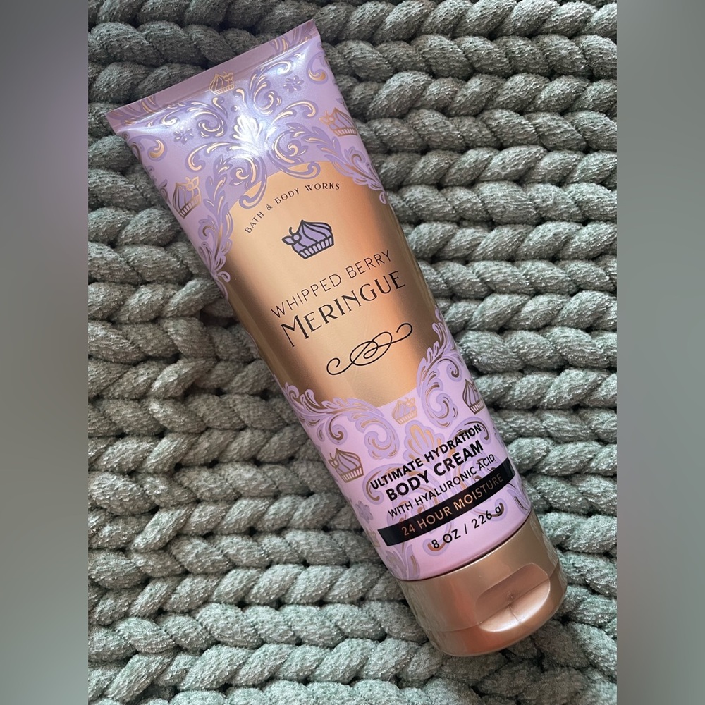 WHIPPED BERRY MERINGUE Bath & Body Works BODY CREAM with hyaluronic acid NEW